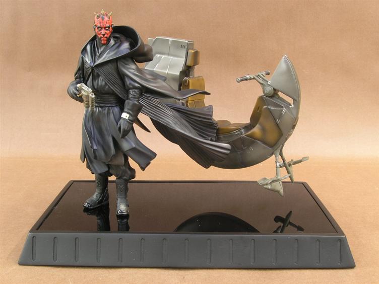Star Wars Darth Maul and Bloodfin Statue